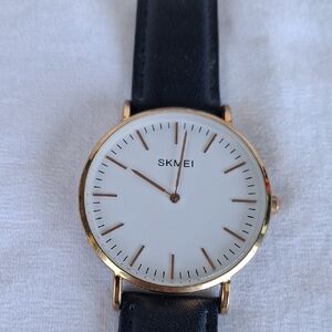 SKMEI Men's Gold Case Black Leather Watch - Minimalist White Dial